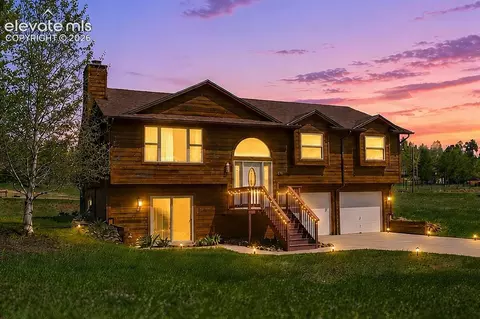812 Red Eagle Ct, Woodland Park, CO 80863