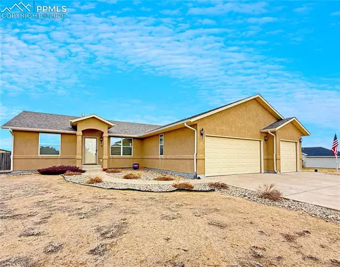 419 E Chadwick Dr, Pueblo West, CO 81007