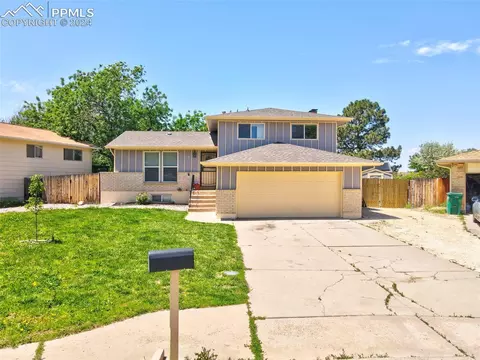 10 Bellflower Ct, Pueblo, CO 81001