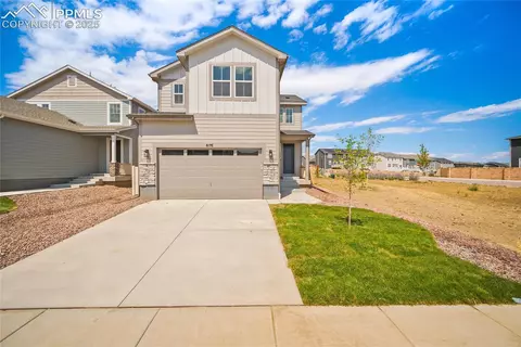8176 Falling Rock Dr, Colorado Springs, CO 80925