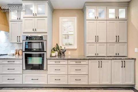Kitchen - 327 Ingleton Ct, Castle Pines, CO 80108 photo 5 of 5