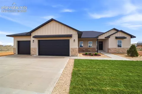 1218 N Challenger Pl, Pueblo West, CO 81007