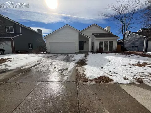 3945 Thundercloud Dr, Colorado Springs, CO 80920