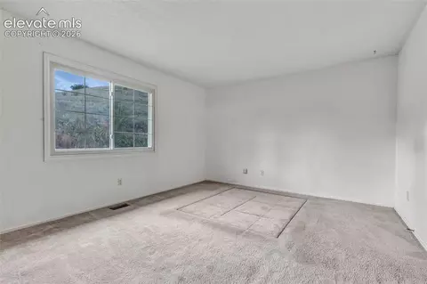 1405 Vondelpark Dr, Colorado Springs, CO 80907