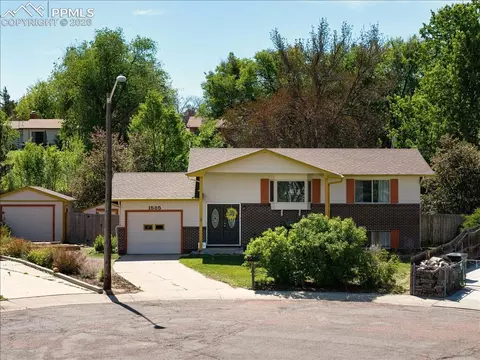 1585 Luna Vista St, Colorado Springs, CO 80911