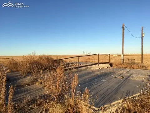 35294 Shear Rd, Yoder, CO 80864 photo 3