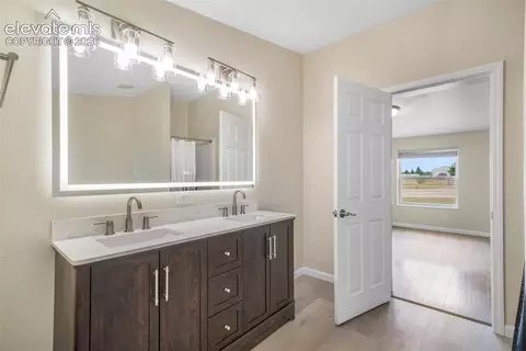 Bath - 6345 Southfork Dr, Peyton, CO 80831 photo 2 of 4