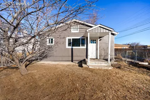 517 Yuma St, Colorado Springs, CO 80909
