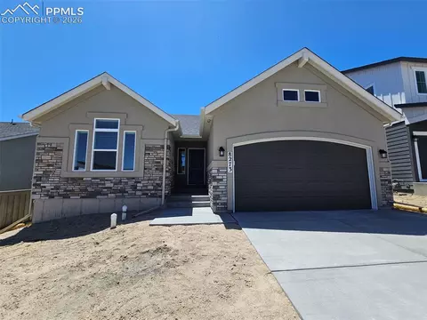 8273 Willey Picket Dr, Colorado Springs, CO 80908