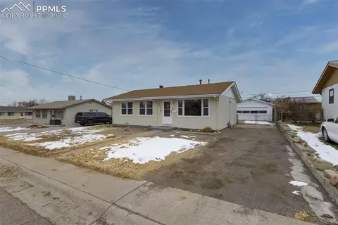 2510 Forsythia St, Pueblo, CO 81005