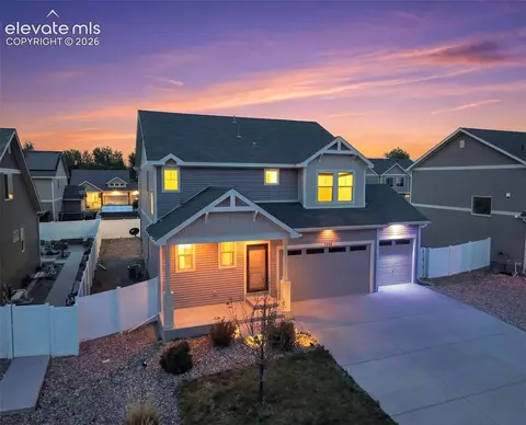 7950 Whistlestop Ln, Fountain, CO 80817