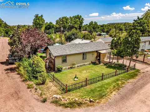 1422 Locust St, Canon City, CO 81212