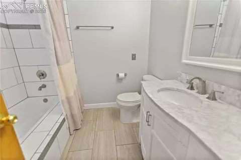 Bath - 566 Spring Valley Dr, Divide, CO 80814 photo 2 of 3