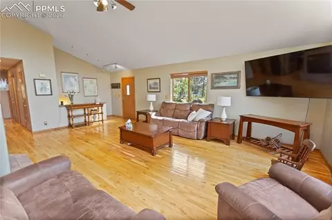 566 Spring Valley Dr, Divide, CO 80814 photo 4