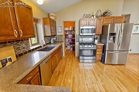 566 Spring Valley Dr, Divide, CO 80814 photo 6