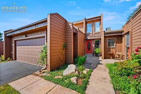 1032 Hill Cir, Colorado Springs, CO 80904