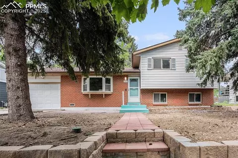 1125 Moffat Cir, Colorado Springs, CO 80915