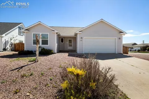 820 Teton Pl, Canon City, CO 81212