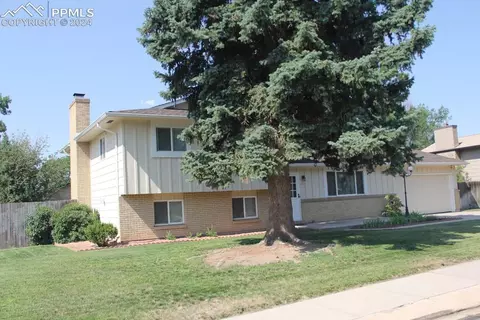 4781 Shadowglen Dr, Colorado Springs, CO 80918