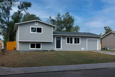 1446 Luna Dr, Fountain, CO 80817