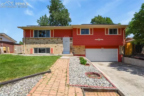 6734 Mission Rd, Colorado Springs, CO 80915