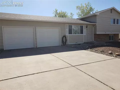 7335 Grand Valley Dr, Colorado Springs, CO 80911