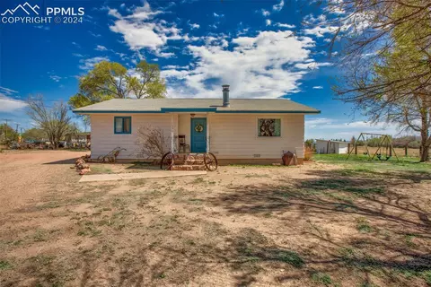 1390 8th St, Penrose, CO 81240