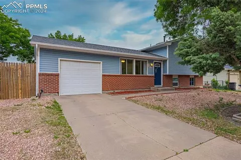 6715 Fielding Cir, Colorado Springs, CO 80911