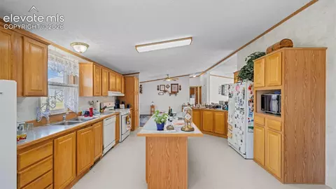 Kitchen - 4150 S Calhan Hwy, Yoder, CO 80864 photo 4 of 4