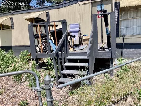 21 Sunnyland Loop Ln, Fountain, CO 80817