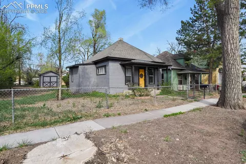 1638 W Cucharras St, Colorado Springs, CO 80904