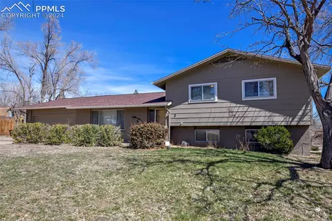 2 Minden Cir, Colorado Springs, CO 80906