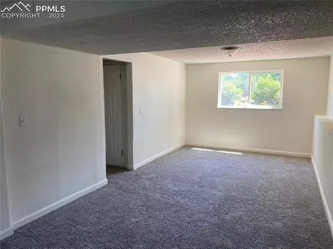 1072 Cambridge Ave, Colorado Springs, CO 80906