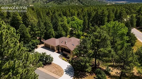 7524 Engineers Ct, Larkspur, CO 80118