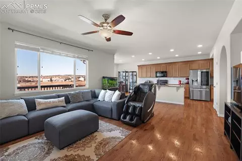 6138 Cumbre Vista Way, Colorado Springs, CO 80924