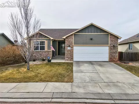 11105 Falling Star Rd, Fountain, CO 80817