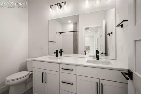 Bath - 1109 White Clover Dr, Monument, CO 80132 photo 3 of 4