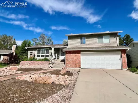 3216 E Oak Creek Dr, Colorado Springs, CO 80906
