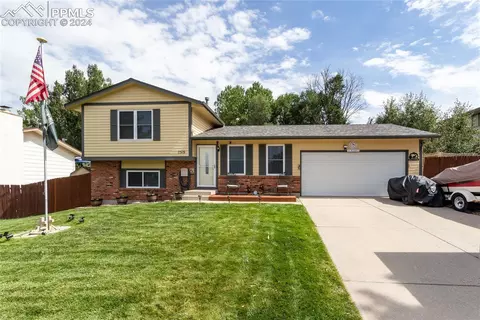 7519 Red Mountain Dr, Colorado Springs, CO 80920