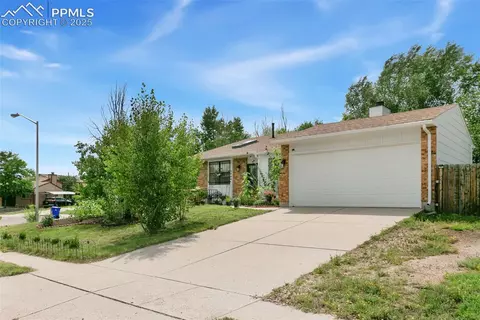 2960 Rio Vista Dr, Colorado Springs, CO 80917
