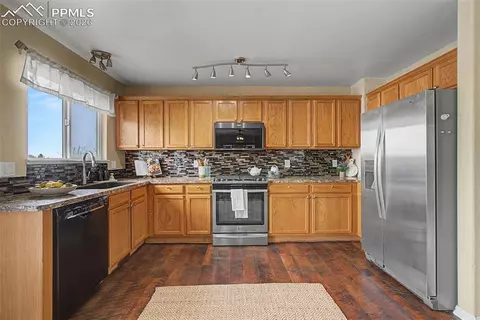 Kitchen - 7763 Old Spec Rd, Peyton, CO 80831 photo 3 of 6