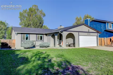 2250 Heathercrest Dr, Colorado Springs, CO 80915