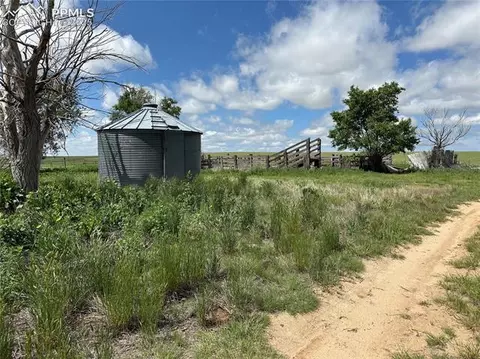 10440 Boone Rd, Yoder, CO 80864 photo 2