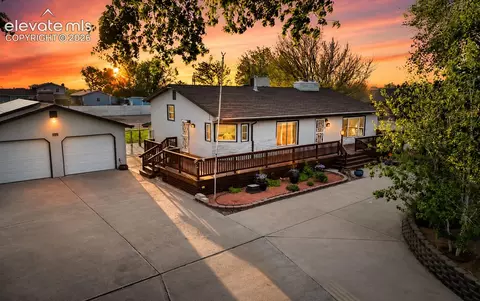 1069 Meadow Ln, Pueblo, CO 81006