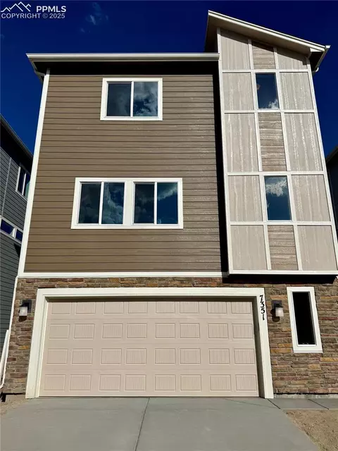 7351 Cornice Pt, Colorado Springs, CO 80923