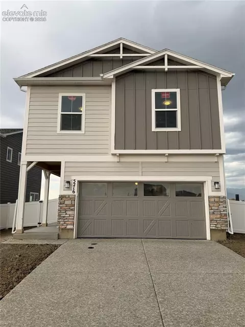 5216 Truscott Rd, Colorado Springs, CO 80925