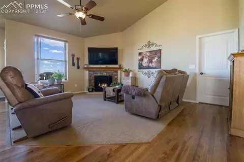 10459 Mt Columbia Dr, Peyton, CO 80831 photo 8
