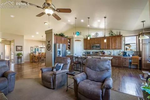 10459 Mt Columbia Dr, Peyton, CO 80831 photo 9