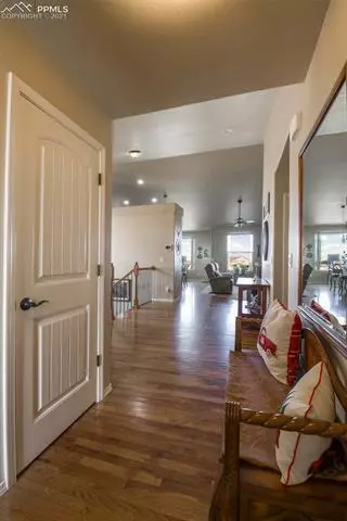 10459 Mt Columbia Dr, Peyton, CO 80831 photo 3