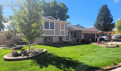 6 Archway Ln, Pueblo, CO 81005